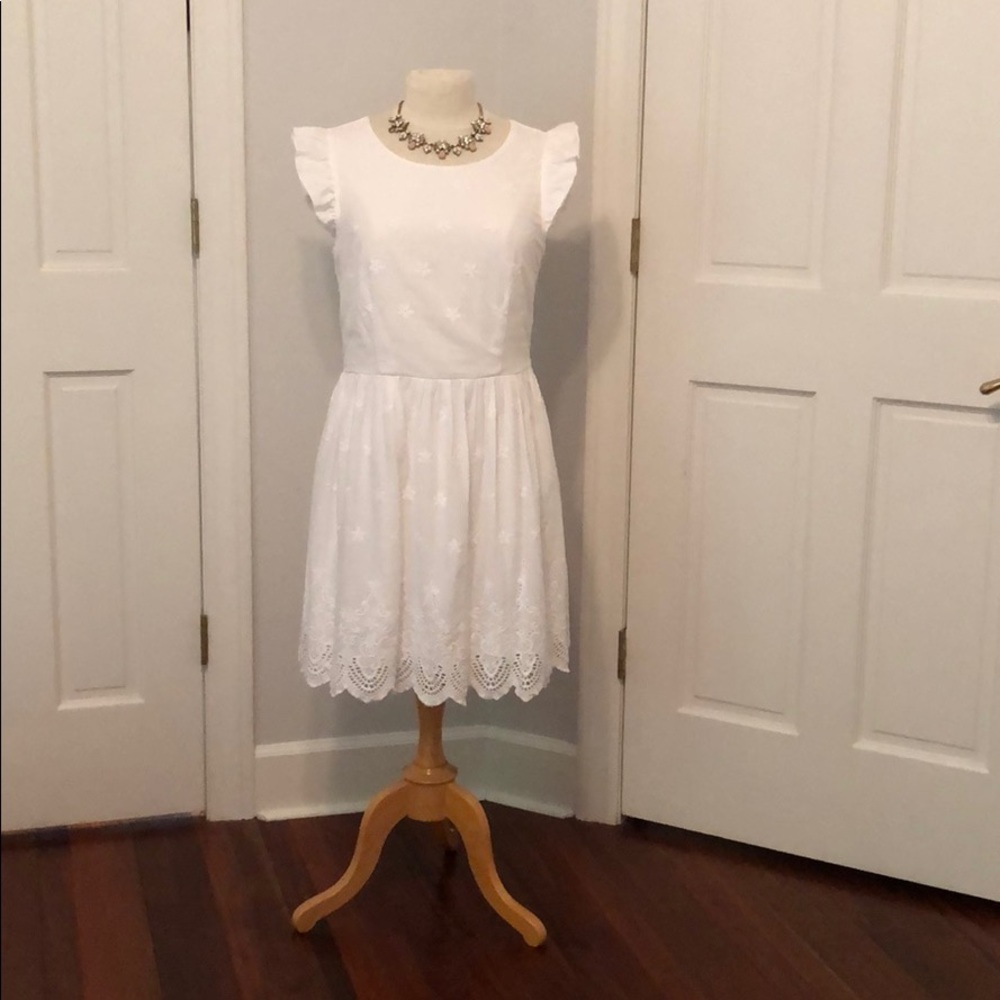 Altar’d State white lace dress with back detail